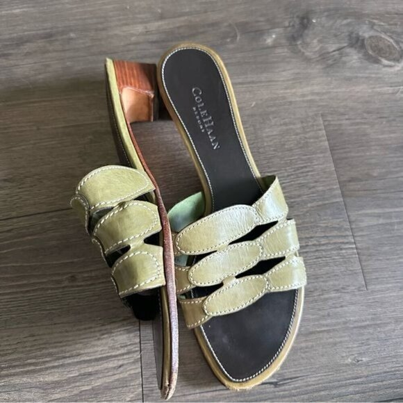 Cole Haan Resort Green Leather Sandal With White Stitching 1/2 Inch Heel SIZE 8B - Picture 3 of 9